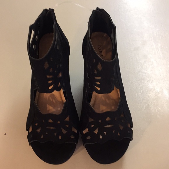 torrid Shoes - Torrid black Cut Out Covered Platform 12W